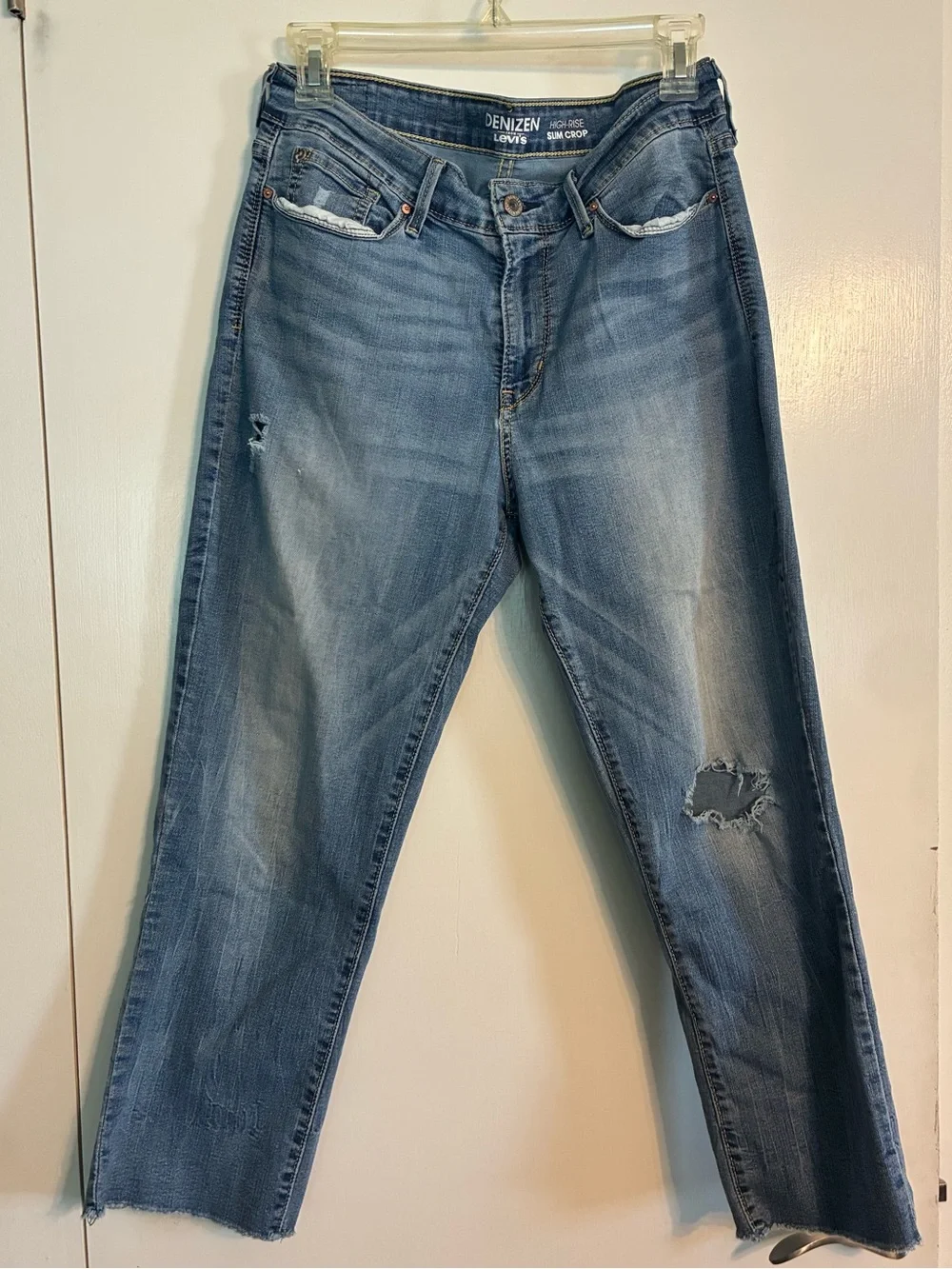 Denizen from Levi's Women's Light Blue Cropped Straight Jeans with Rips